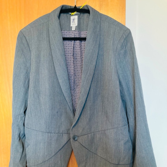 Canadian-Made Tristan Peplum Wool Jacket - Picture 8 of 12